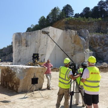 Le Mur – Un retard en pierre